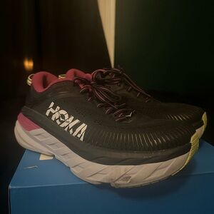 hoka one one “w bondi 7” sneakers